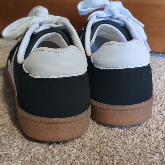 NOBO Black and White Sneakers Casual Women's Size 7 EUC - Picture 4 of 6